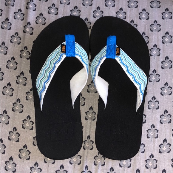 teva wide feet